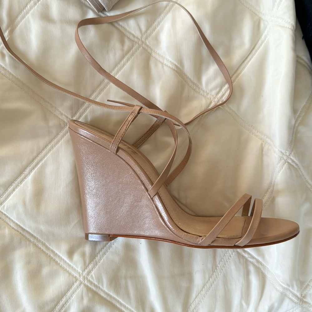 Schutz Deonne Casual Nappa Leather Sandal Nude size 7